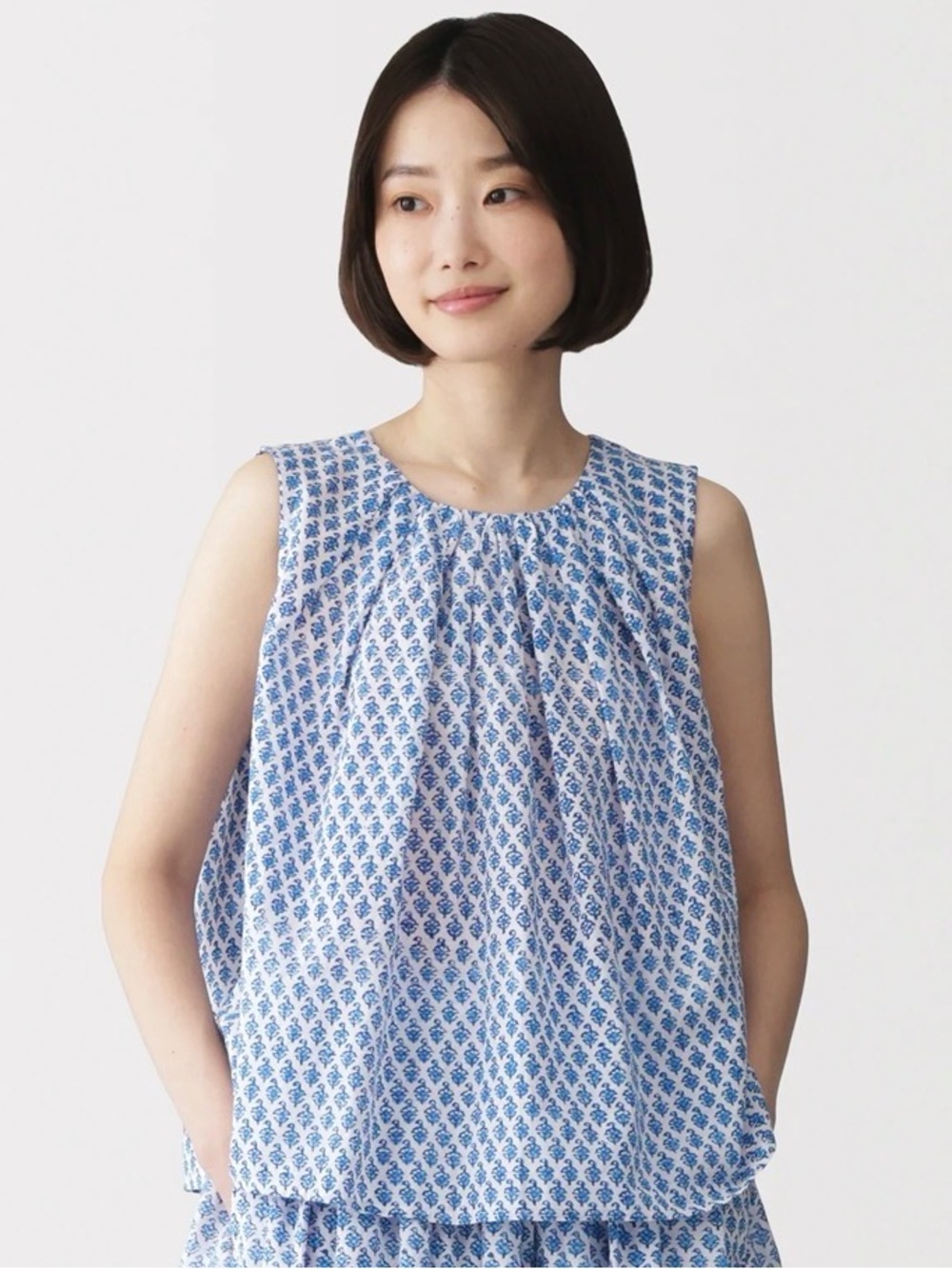 NWT Muji Blue & White Block Print Sleeveless Blouse Size M